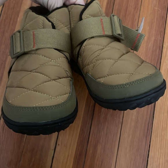 NWT Chaco Quilted Ramble Puff Shoes Military Olive Sz 9 - Picture 4 of 9